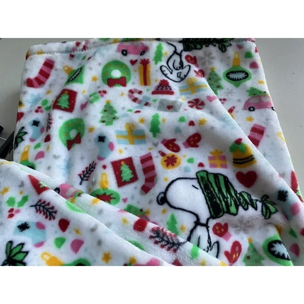 Peanuts Snoopy Throw Blanket 50x70” Christmas‎ Green Bobble Hat Ornaments NEW